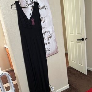 Elegant Black Maxi Dress